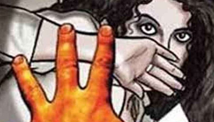 ಅತ್ಯಾಚಾರಿಗಳಿಂದ ತಪ್ಪಿಸಿಕೊಂಡು ಅರೆಬೆತ್ತಲಾಗಿ ಓಡಿ ಜೀವ ಉಳಿಸಿಕೊಂಡ ಯುವತಿ! ujjain