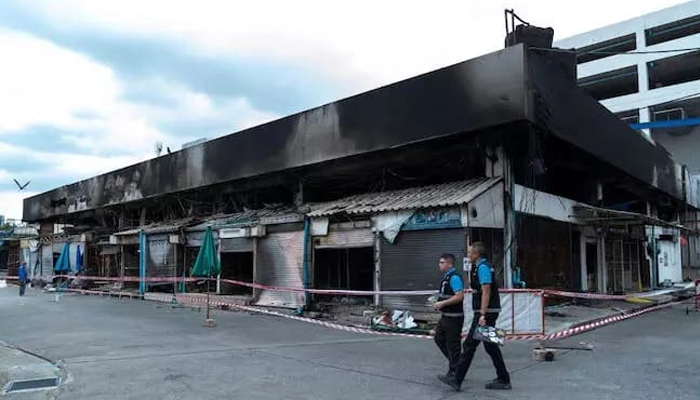 ಪ್ರಸಿದ್ಧ ಸಾಕುಪ್ರಾಣಿ ಮಾರ್ಕೆಟ್ ನಲ್ಲಿ ಬೆಂಕಿ ದುರಂತ: ಹಲವು ಪ್ರಾಣಿಗಳ ಸಾವು bankak 2