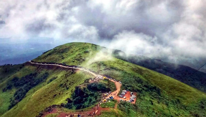 ಮುಳ್ಳಯ್ಯನಗಿರಿ –ದತ್ತಪೀಠದ ಪ್ರವೇಶಕ್ಕೆ ಪ್ರವಾಸಿಗರಿಗೆ ಇನ್ನೊಂದು ವಾರ ನಿರ್ಬಂಧ! mullaianagiri