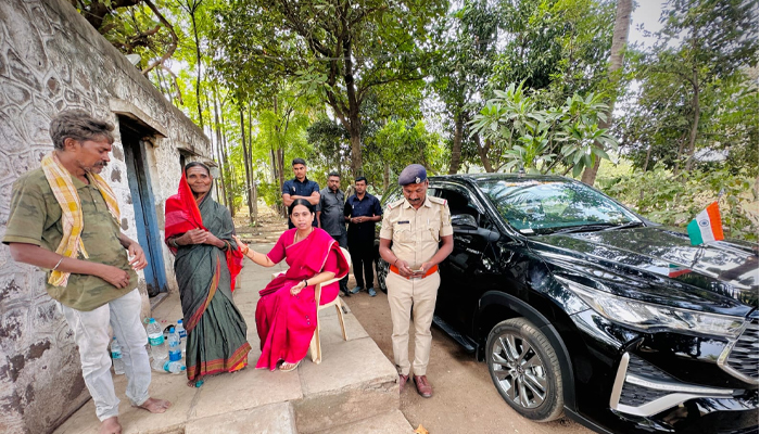 ನಿರ್ಗತಿಕ ಕುಟುಂಬಕ್ಕೆ ನೆರವು ನೀಡಿ ಮಾನವೀಯತೆ ತೋರಿದ ಲಕ್ಷ್ಮೀ ಹೆಬ್ಬಾಳಕರ್ lakshmi hebbalkar