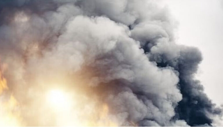 ರೈಲಿನಲ್ಲಿ ಪಟಾಕಿ ಸ್ಫೋಟ: ನಾಲ್ವರು ಪ್ರಯಾಣಿಕರಿಗೆ ಗಾಯ train