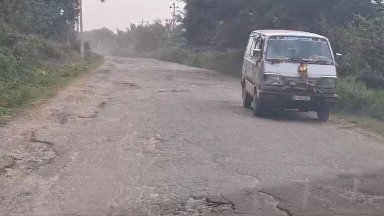 ಪುಣ್ಯ ಕ್ಷೇತ್ರ  ಸಿದ್ದರಬೆಟ್ಟ ರಸ್ತೆಯಲ್ಲಿ ಗುಂಡಿಗಳ ನರ್ತನ: ರಸ್ತೆ ಅವ್ಯವಸ್ಥೆಗೆ ಯಾರು ಕಾರಣ? koratagere