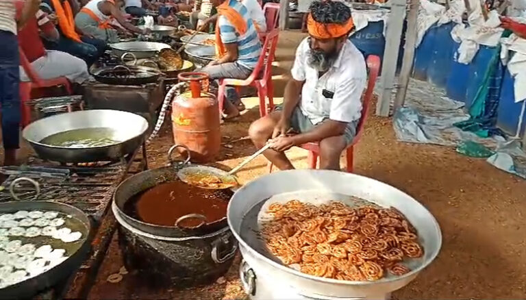 ಗವಿಸಿದ್ದೇಶ್ವರ ಜಾತ್ರೆಯಲ್ಲಿ ಬೆಲ್ಲದ ಜಿಲೇಬಿ gavi siddeshwara temple