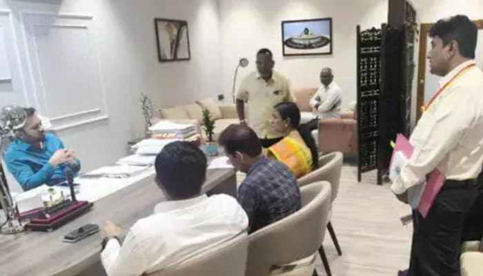 ವಸತಿ ನಿಲಯಗಳ ಮಕ್ಕಳಲ್ಲಿ ಮಾನಸಿಕ ಸ್ಥೈರ್ಯ ಹೆಚ್ಚಿಸಲು ಸಮಾಲೋಚನೆ ನಡೆಸಿ : ಸಿಇಓ ಡಾ.ಗಿರೀಶ್ ಬದೋಲೆ aourad