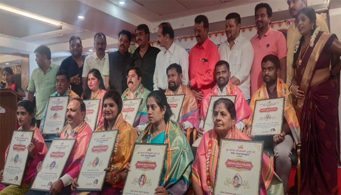 ಶ್ರೀ ದುರ್ಗಾ ಫೌಂಡೇಶನ್ 6ನೇ ವಾರ್ಷಿಕೋತ್ಸವ, ಸಾಧಕರಿಗೆ ಮೈಸೂರು ಸೇವಾ ರತ್ನ ಪ್ರಶಸ್ತಿ ಪ್ರದಾನ award