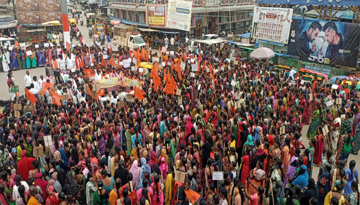 ಧರ್ಮಸ್ಥಳ ಪರ ಪಾವಗಡದಲ್ಲಿ ನೂರಾರು ಭಕ್ತರಿಂದ ಪ್ರತಿಭಟನೆ pavagada