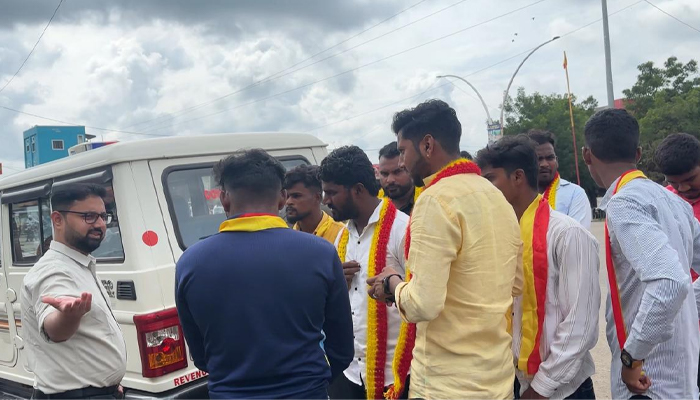 ಕನ್ನಡ ನಾಮಫಲಕ ಕಡ್ಡಾಯ: ಅಂಗಡಿ ಮಾಲಿಕರಿಗೆ ತಹಶೀಲ್ದಾರ್ ಸೂಚನೆ bidar