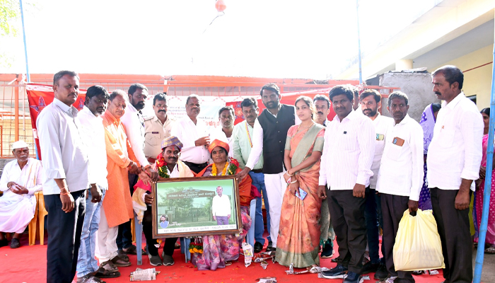 ಕೊಳ್ಳುರ: ಮಕ್ಕಳ ದಿನಾಚರಣೆ, ವರ್ಗಾವಣೆಗೊಂಡ ಶಿಕ್ಷಕರಿಗೆ ಬೀಳ್ಕೊಡುಗೆ ಸಮಾರಂಭ childrens day