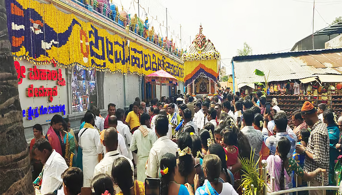 ವಿಜೃಂಭಣೆಯಿಂದ ನೆರವೇರಿದ ಗೊರವನಹಳ್ಳಿ ರಥೋತ್ಸವ goravanahalli mahalakshmi