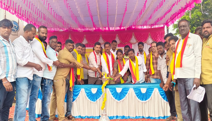 ಆಟೋ ಚಾಲಕರ ಕನ್ನಡ ಭಾಷಾಭಿಮಾನವನ್ನು ಗೌರವಿಸಬೇಕು: ಪ.ಪಂ. ಅಧ್ಯಕ್ಷೆ ಚೈತ್ರಾ ಸ್ವಾಮಿ kannada rajyothsava