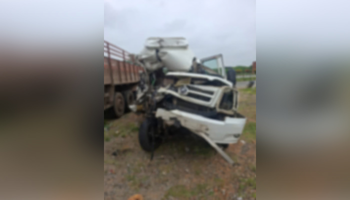 ಲಾರಿಗೆ ಟಿಟಿ ವಾಹನ ಡಿಕ್ಕಿ: ಇಬ್ಬರು ಸಾವು , 7 ಮಂದಿಗೆ ಗಾಯ