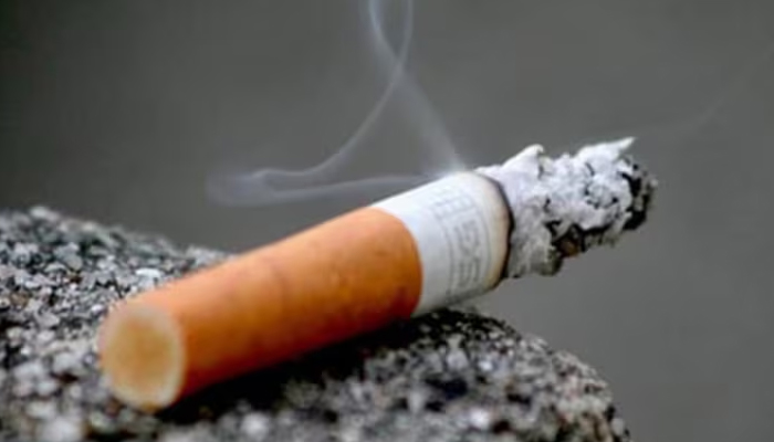 “ಧಂ ಹೋಡಿಯೋದ್ ಕಮ್ಮಿ ಮಾಡ್ಬೇಕಲೈ…!” | ಒಂದು ಸಿಗರೇಟ್ ಬೆಲೆ ಎಷ್ಟು ಏರಲಿದೆ? 72 ರೂ. ಆಗೋದು ಸತ್ಯನಾ? cigarette