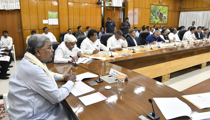 ಅಭಿವೃದ್ಧಿ ಕಾಮಗಾರಿಗಳಿಗೆ ವೇಗ: ಮುಖ್ಯಮಂತ್ರಿ ಸಿದ್ದರಾಮಯ್ಯ ಅವರಿಂದ ಪ್ರಗತಿ ಪರಿಶೀಲನೆ cm siddaramaiah