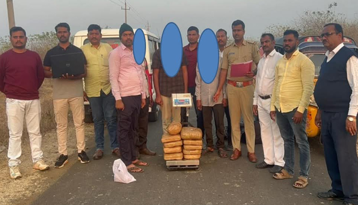 ಬೀದರ್: ಸಂತಪೂರ ಪೊಲೀಸರಿಂದ ಭರ್ಜರಿ ಕಾರ್ಯಾಚರಣೆ; 11 ಲಕ್ಷಕ್ಕೂ ಅಧಿಕ ಮೌಲ್ಯದ ಗಾಂಜಾ, ಆಟೋ ವಶ bidar