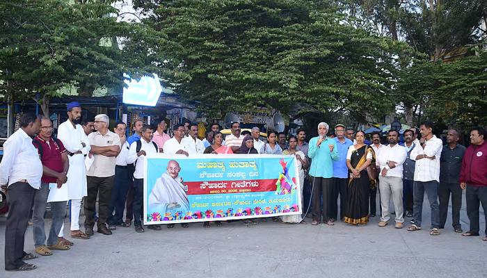 ತುಮಕೂರು: ಗಾಂಧಿ ವಿಚಾರ ಮರೆಮಾಚುವ ಆಧುನಿಕ ಗೋಡ್ಸೆಗಳ ಬಗ್ಗೆ ಎಚ್ಚರ: ಕೆ.ದೊರೈರಾಜ್