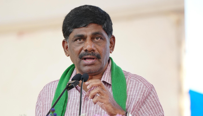 ಚುನಾವಣೆಗೆ ನಿಲ್ಲುತ್ತೇನೋ ಇಲ್ಲವೋ ಗೊತ್ತಿಲ್ಲ, ಸದ್ಯ ಹಾಲು ಮಾರೋ ಕೆಲಸ ಕೊಟ್ಟಿದ್ದಾರೆ: ಡಿ.ಕೆ.ಸುರೇಶ್ d k suresh