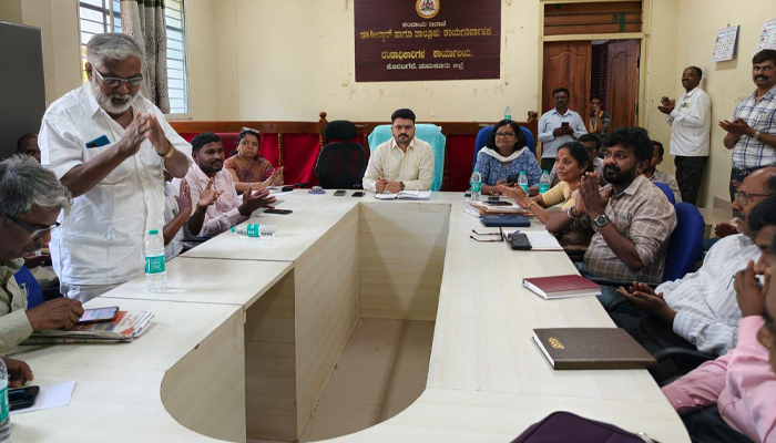 ಅಂಬೇಡ್ಕರ್ ಜಯಂತಿಯ ಪೂರ್ವಭಾವಿ ಸಭೆಯಲ್ಲಿ ಬೇಡಿಕೆಗಳ ಈಡೇರಿಕೆಗಾಗಿ ಒತ್ತಾಯ koratagere