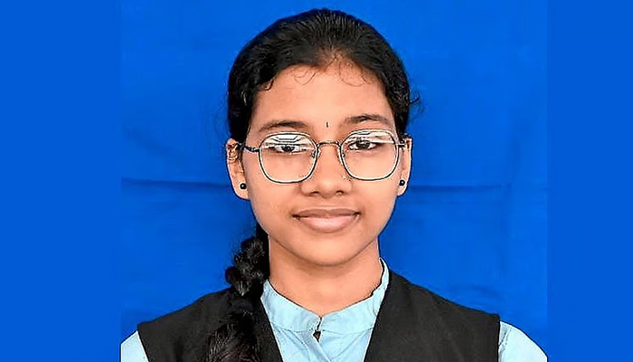 ದುಃಖದ ನಡುವೆಯೂ ಅಪೂರ್ವ ಸಾಧನೆ: ತಾಯಿಯನ್ನು ಕಳೆದುಕೊಂಡರೂ ಪಿಯುಸಿ ಪರೀಕ್ಷೆಯಲ್ಲಿ 600ಕ್ಕೆ 600 ಅಂಕ ಗಳಿಸಿದ ದಿಶಾ!