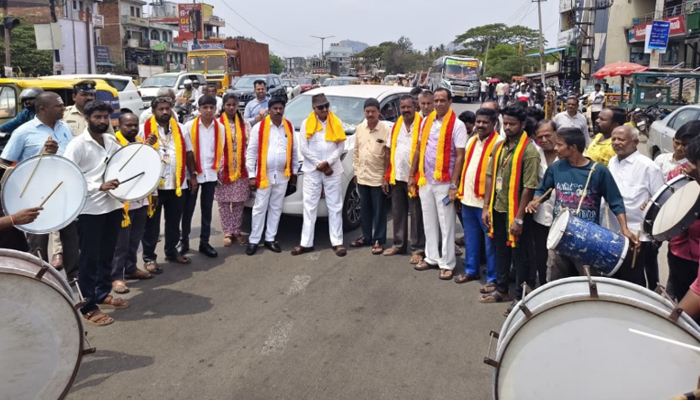 ಗ್ಯಾಸ್ ಸಮಸ್ಯೆ ಬಗೆಹರಿಸದ ಸರ್ಕಾರದ ವಿರುದ್ಧ ವಾಟಾಳ್ ನಾಗರಾಜ್ ತಮಟೆ ಚಳುವಳಿ vatal nagaraj