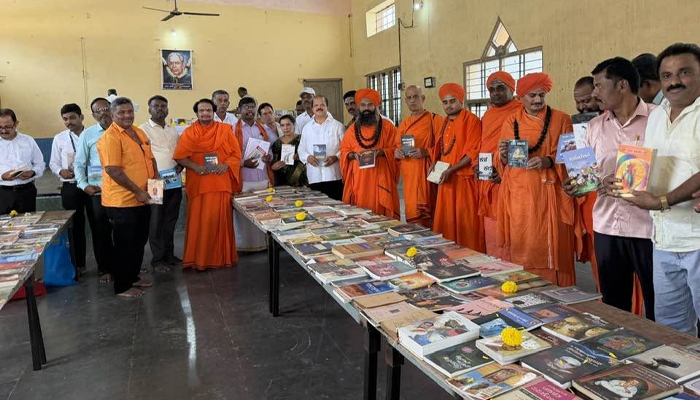 ‘ಪ್ರತಿಯೊಂದು ಮಠವೂ ಪುಸ್ತಕ ದಾಸೋಹ ನಡೆಸಲಿ’: ಸಿದ್ದರಬೆಟ್ಟದ ರಂಭಾಪುರಿ ಶಾಖಾ ಮಠದ ವಾರ್ಷಿಕೋತ್ಸವದಲ್ಲಿ ಹುಲಿಕಲ್ ನಟರಾಜ್ hulikal nataraj.jpg