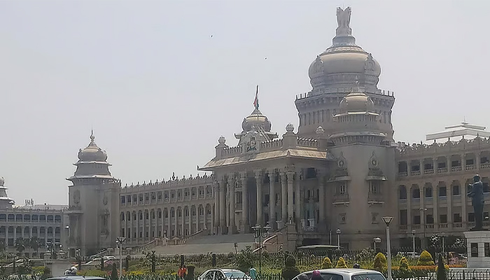 ಡಿ.ಕೆ.ಶಿವಕುಮಾರ್ ಪ್ರಮಾಣ ವಚನ ಸ್ವೀಕಾರ: ಜೂನ್ 3 ರಂದು ವಿಧಾನಸೌಧ ಸುತ್ತಮುತ್ತಲಿನ ಕಚೇರಿಗಳಿಗೆ ಅರ್ಧ ದಿನ ರಜೆ ಘೋಷಣೆ