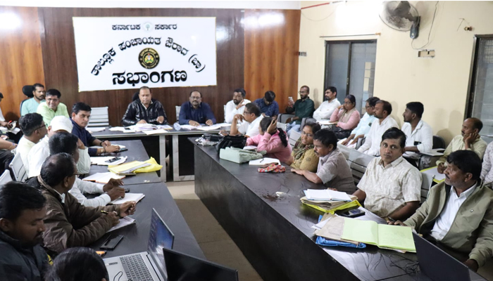 ಔರಾದ್: ಕಲುಷಿತ ನೀರು ಸರಬರಾಜಾಗದಂತೆ ಮುಂಜಾಗ್ರತೆ ವಹಿಸಿ: ಇಒ ಕಿರಣ ಪಾಟೀಲ್ ಸೂಚನೆ aurad