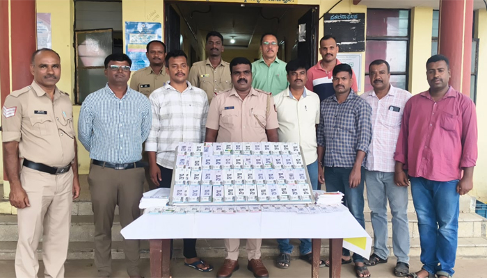 ಸರಗೂರಿನಲ್ಲಿ ಅಕ್ರಮ ಕೇರಳ ಲಾಟರಿ ದಂಧೆ ಜಾಲ ಪತ್ತೆ: ಇಬ್ಬರು ಆರೋಪಿಗಳ ಬಂಧನ, 1.44 ಲಕ್ಷ ಮೌಲ್ಯದ ಟಿಕೆಟ್ ವಶ arest