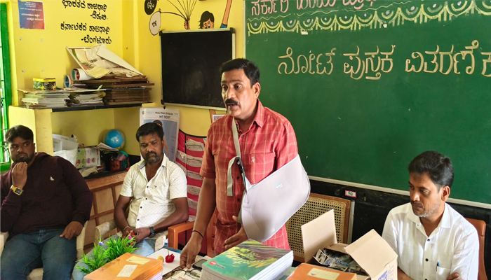 ಶಿಕ್ಷಣವೇ ಸಮಾಜ ಪರಿವರ್ತನೆಯ ಪ್ರಬಲ ಅಸ್ತ್ರ: ಕ್ಷೇತ್ರ ಶಿಕ್ಷಣಾಧಿಕಾರಿ ಸಿ.ಎನ್.ರಾಜು book