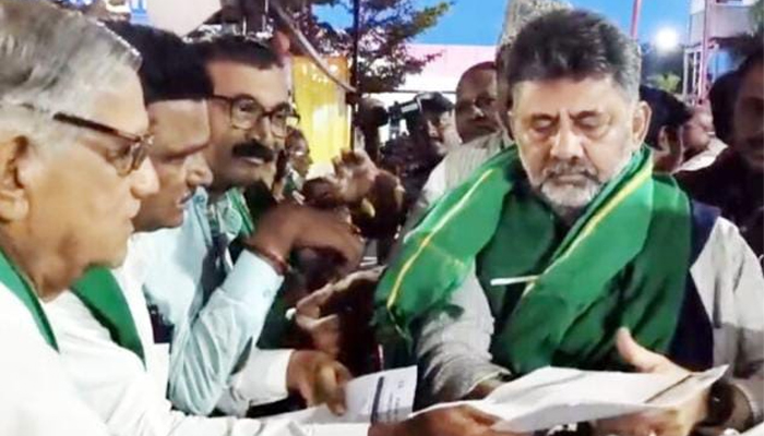 ಬೀದರ್ ಜಿಲ್ಲೆಯನ್ನು ಬರಪೀಡಿತ ಪ್ರದೇಶವೆಂದು ಘೋಷಿಸಲು ರೈತ ಸಂಘ ಆಗ್ರಹ: ಸಿಎಂಗೆ ಮನವಿ d k shivakumar