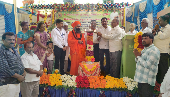 ಧರ್ಮಸ್ಥಳ ಸಂಸ್ಥೆಯ ಸೇವೆ ಅನುಕರಣೀಯ: ಸಿದ್ಧರಬೆಟ್ಟದ ಶ್ರೀ ವೀರಭದ್ರ ಶಿವಾಚಾರ್ಯ ಸ್ವಾಮೀಜಿ dharmastala.jpg