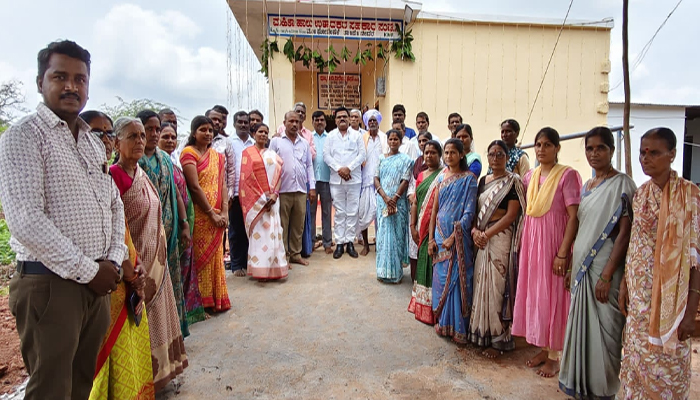 ಘೋಡಂಪಳ್ಳಿ: ಹಾಲು ಉತ್ಪಾದಕರ ಸಹಕಾರ ಸಂಘದ ನೂತನ ಕಟ್ಟಡ ನಿರ್ಮಾಣಕ್ಕೆ ಭಕ್ತಿಭಾವದ ಪೂಜೆ ghondapalli.jpg