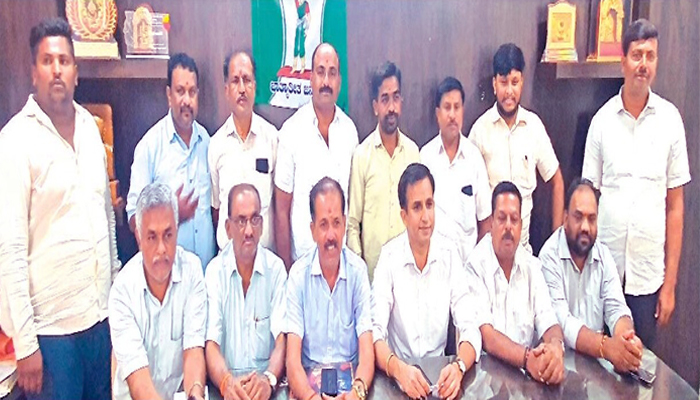 ಮತದಾರರ ಪರಿಷ್ಕರಣೆಯಿಂದ ಬಾಂಗ್ಲಾ ದೇಶದ ವಲಸೆಗಾರರನ್ನು ಹೊರಗಿಡಿ: ಜೆಡಿಎಸ್ ಒತ್ತಾಯ jds.jpg