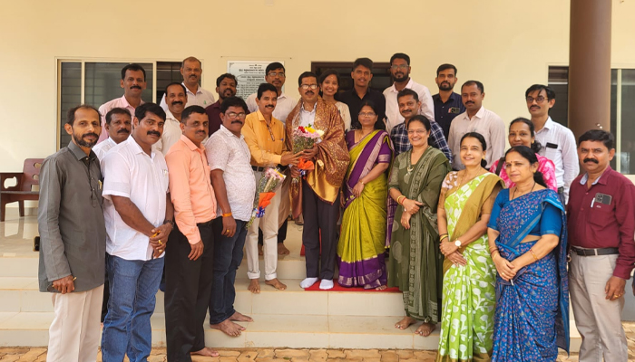 ಪುತ್ತೂರಿನ ನೂತನ ಕ್ಷೇತ್ರ ಶಿಕ್ಷಣಾಧಿಕಾರಿಯಾಗಿ ಅಧಿಕಾರ ವಹಿಸಿಕೊಂಡ ಡಿ.ಸುರೇಶ್ ಅವರಿಗೆ ಯಶವಂತಪುರ ಗ್ರಾಮಸ್ಥರಿಂದ ಅದ್ಧೂರಿ ಸನ್ಮಾನ sargur.jpg
