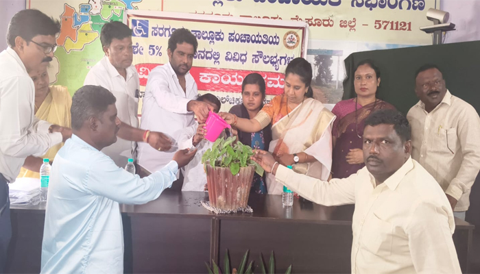 ವಿಕಲಚೇತನರು ದ್ವಿಚಕ್ರ ವಾಹನ ಪಡೆದರೆ ಚಾಲನಾ ಪರವಾನಗಿ ಕಡ್ಡಾಯ: ಶಾಸಕ ಅನಿಲ್ ಚಿಕ್ಕಮಾದು sargur.jpg