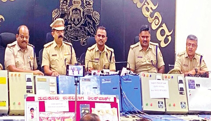 ತುಮಕೂರು: ಗಾಂಜಾ, ಕಳ್ಳತನ, ಸುಲಿಗೆ: 5 ಪ್ರಕರಣಗಳಲ್ಲಿ 12 ಆರೋಪಿಗಳ ಬಂಧನ tumakuru police.jpg