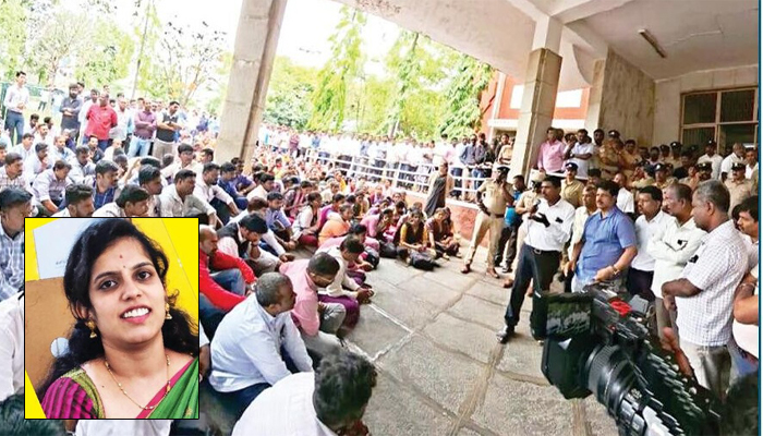 “ನಿಮ್ಮ ರ್ಯಾಂಕಿಂಗ್ ಆಸೆಗೆ ನಮ್ಮ ಮಕ್ಕಳ ಬಲಿ ತಗೊತೀರಾ?” | ಎಸ್ ಐಆರ್ ಕರ್ತವ್ಯ ನಿರತ ವಿಎ ಸಾವು ಹಿನ್ನೆಲೆ ಪೋಷಕರಿಂದ ತೀವ್ರ ಆಕ್ರೋಶ v a bhuvana