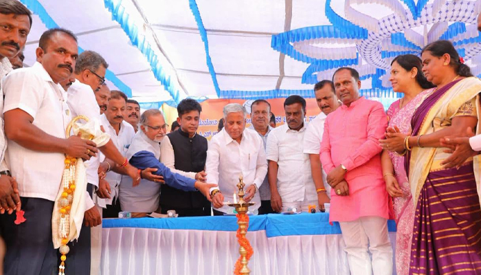 ಶೀಘ್ರವೇ ಕಾಡುಗೊಲ್ಲರನ್ನು ಎಸ್ಟಿ ಮೀಸಲು ಪಟ್ಟಿಗೆ ಸೇರಿಸಲು ಕ್ರಮ: ಕೇಂದ್ರ ರೈಲ್ವೆ ಸಚಿವ ವಿ.ಸೋಮಣ್ಣ v somanna