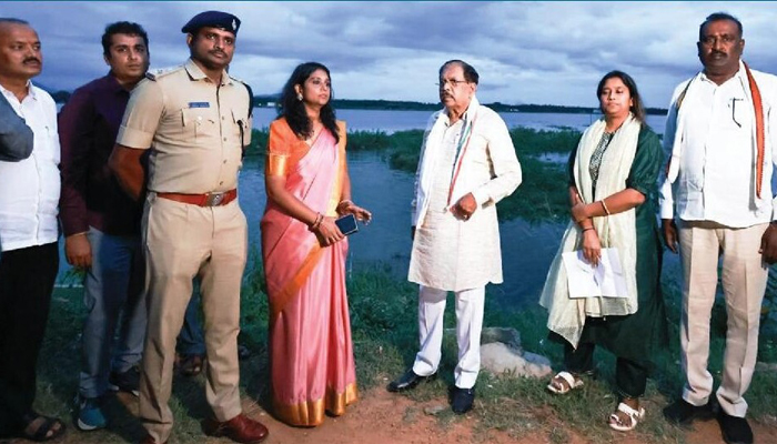 ಬುಗುಡನಹಳ್ಳಿ ಜಲಸಂಗ್ರಹಾಗಾರಕ್ಕೆ ಹೇಮೆ ನೀರು: ಡಿಸಿಎಂ ಡಾ.ಜಿ.ಪರಮೇಶ್ವರ್ ಪರಿಶೀಲನೆ bugudanahalli