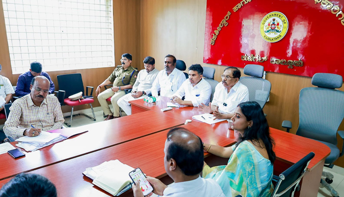 ವಿಬಿ ಜಿ ರಾಮ್ ಜಿ ಹಣ ಬರುತ್ತಿಲ್ಲ, ಕೆಲಸ ಕೊಟ್ಟು ಗುಳೆ ತಪ್ಪಿಸುವ ಸ್ಥಿತಿ ರಾಜ್ಯ ಸರ್ಕಾರಕ್ಕೆ ಬಂದಿದೆ: ಡಿಸಿಎಂ ಡಾ.ಜಿ.ಪರಮೇಶ್ವರ್ g parameshwar