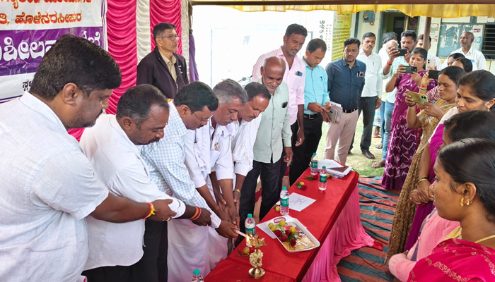 ನಗರನಹಳ್ಳಿ ಗ್ರಾಮ ಪಂಚಾಯಿತಿಯಲ್ಲಿ ಗ್ಯಾರಂಟಿ ಯೋಜನೆಗಳ ಪ್ರಗತಿ ಪರಿಶೀಲನಾ ಸಭೆ: ಸೌಲಭ್ಯಗಳ ಸದ್ಬಳಕೆಗೆ ಕರೆ holenarasipura