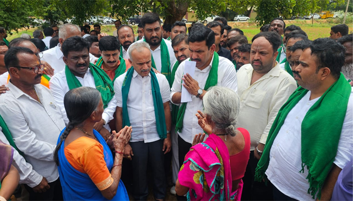10 ಸಾವಿರ ಕೋಟಿ ಅನುದಾನ ಬಿಡುಗಡೆಗೆ ಆಗ್ರಹ: ಕರ್ನಾಟಕದ 28 ಜಿಲ್ಲೆಗಳು ಮಳೆಯಿಲ್ಲದೇ ಬರಪೀಡಿತ | ತುಮಕೂರಿನಲ್ಲಿ ಬಿಜೆಪಿ ಬರ ಅಧ್ಯಯನ vijayendra