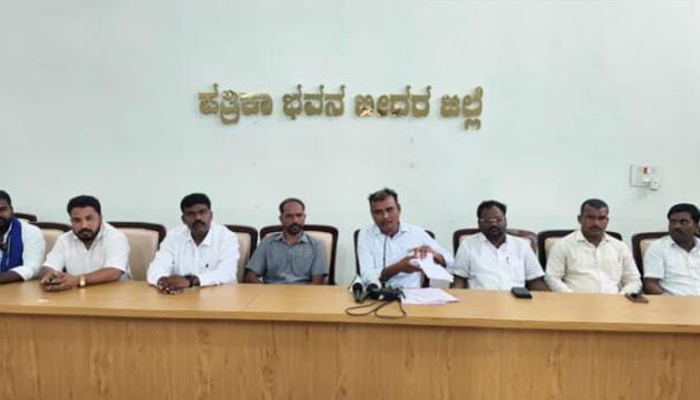 ಬೀದರ್: ಅಮಲ್ಲಾಪುರ ಸ್ಮಶಾನ ಭೂಮಿ ಸಮಸ್ಯೆ ಬಗೆಹರಿಸದಿದ್ದರೆ ಡಿಸಿ ಕಚೇರಿಗೆ ಮುತ್ತಿಗೆ: ಹೋರಾಟಗಾರರ ಎಚ್ಚರಿಕೆ bidar