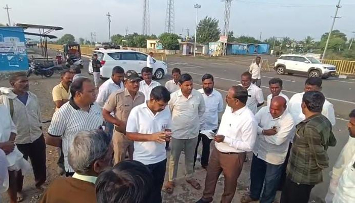 ಬಾದಲಗಾಂವ ಗ್ರಾಮಕ್ಕೆ ಜಿ.ಪಂ. ಸಿಇಒ ಗಿತ್ತೆ ಮಾಧವವಿಠ್ಠಲರಾವ್ ದಿಢೀರ್ ಭೇಟಿ: ಅಭಿವೃದ್ಧಿ ಕಾಮಗಾರಿಗಳ ಪರಿಶೀಲನೆ bidar