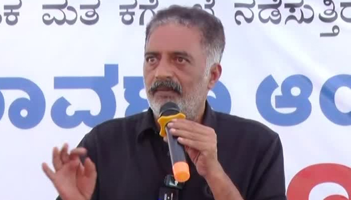 ಚುನಾವಣೆಗೆ 2 ವರ್ಷ ಬಾಕಿ ಇದೆ, ಎಸ್ ಐಆರ್ ಪ್ರಕ್ರಿಯೆ ಮುಗಿಸಲು ಆತುರ ಏಕೆ?: ನಟ ಪ್ರಕಾಶ್ ರಾಜ್ ಪ್ರಶ್ನೆ prakash raj