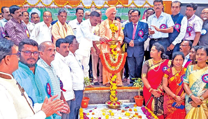 ಅಹಿಂದ ವರ್ಗದ ಸಮಾಜದಲ್ಲಿ ಶೈಕ್ಷಣಿಕ ಕ್ರಾಂತಿ: ಶಾಸಕ ಎಸ್.ಆರ್.ಶ್ರೀನಿವಾಸ್ ಮೆಚ್ಚುಗೆ s r shrinivas
