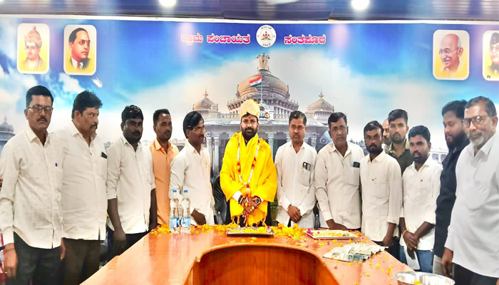 ಸಂತಪೂರದಲ್ಲಿ ಬೀದರ್ ನಗರಾಭಿವೃದ್ಧಿ ಪ್ರಾಧಿಕಾರದ ಅಧ್ಯಕ್ಷ ವಿನೋದಕುಮಾರ್ ಅಪ್ಪೆಗೆ ಸನ್ಮಾನ santpur