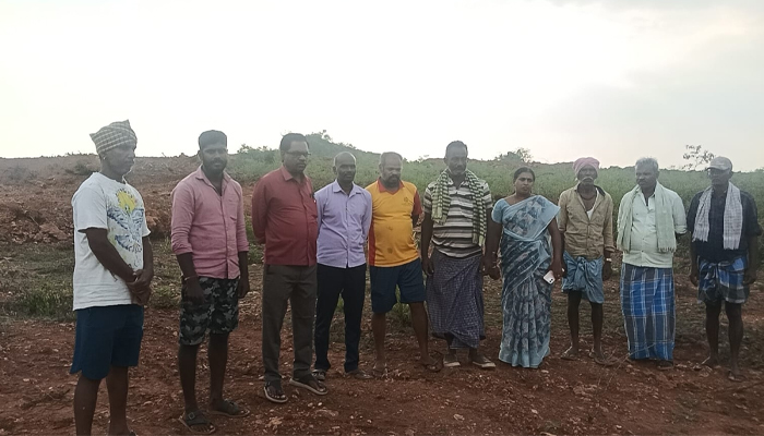 ಗೋಮಾಳ ಜಮೀನು ಅತಿಕ್ರಮಣ ಯತ್ನಕ್ಕೆ ಬಂಟರತಳಾಲು ಗ್ರಾಮಸ್ಥರ ತಡೆ: ಸ್ಥಳಕ್ಕೆ ಭೇಟಿ ನೀಡಿ ಕಂದಾಯ ನಿರೀಕ್ಷಕರ ಪರಿಶೀಲನೆ bantarathalalu