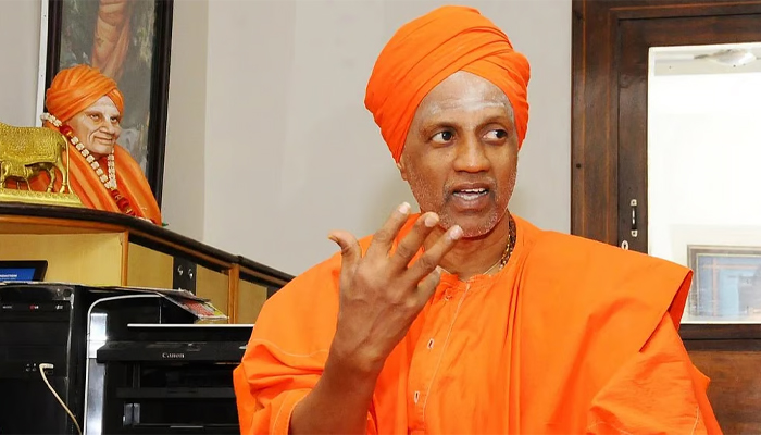 ಚಿನ್ನದ ಕರಡಿಗೆ, ನೈಸ್ ರಸ್ತೆ ಜಮೀನು ವಿವಾದ: ಸಿದ್ಧಗಂಗಾ ಮಠದ ಶ್ರೀ ಸಿದ್ದಲಿಂಗ ಸ್ವಾಮೀಜಿಗಳಿಂದ ಸ್ಪಷ್ಟನೆ! sri siddalinga swamiji