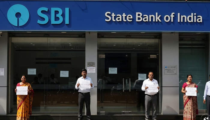 SBI ಗ್ರಾಹಕರಿಗೆ ಹೊಸ ರೂಲ್ಸ್; ATMನಲ್ಲಿ ಹಣ ತೆಗೆಯುವ ಮುನ್ನ ಈ ನಿಯಮ ತಿಳಿಯಿರಿ! sbi