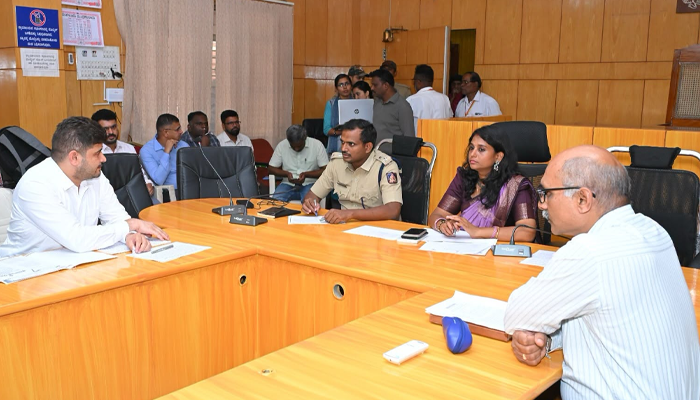 ಬರಪೀಡಿತ ತುಮಕೂರು: ಸಾಲ ವಸೂಲಾತಿಯಲ್ಲಿ ಕಠಿಣ ಕ್ರಮ ಕೈಗೊಳ್ಳದಂತೆ ಮೈಕ್ರೋ ಫೈನಾನ್ಸ್ಗಳಿಗೆ ಜಿಲ್ಲಾಧಿಕಾರಿ ಶುಭ ಕಲ್ಯಾಣ್ ಸೂಚನೆ shubha kalyan